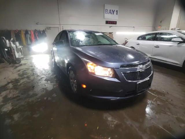 2013 Chevrolet Cruze - Image 13