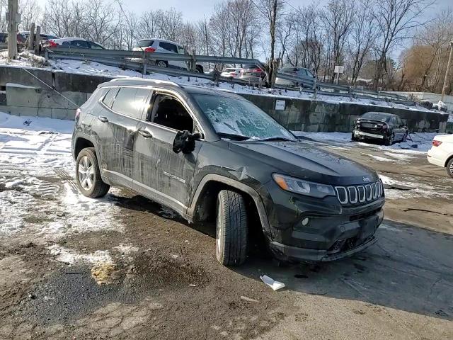 2022 Jeep Compass - Image 11