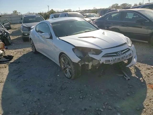2015 Hyundai Genesis - Image 14