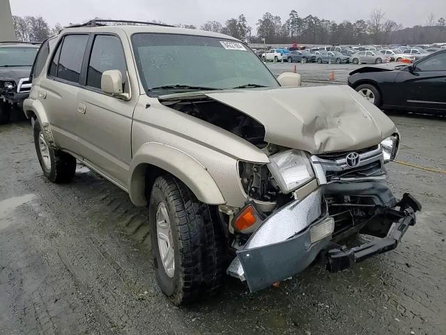 2002 Toyota 4Runner - Image 11