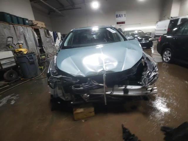 2022 Toyota Prius - Image 14
