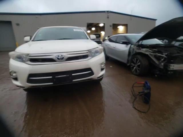 2013 Toyota Highlander - Image 13