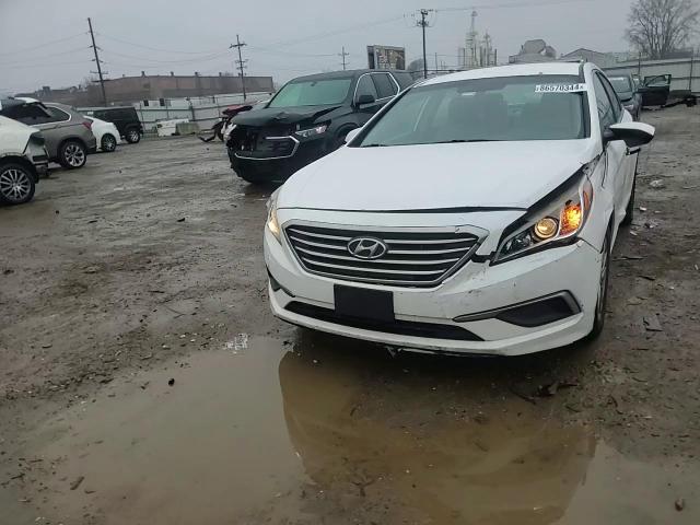 2017 Hyundai Sonata - Image 11