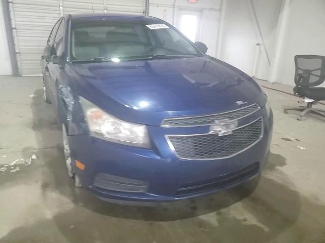 2013 Chevrolet Cruze - Image 10