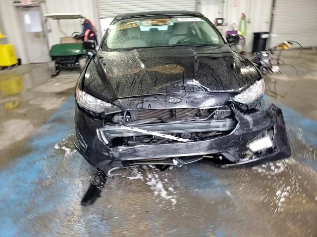 2019 Ford Fusion - Image 13