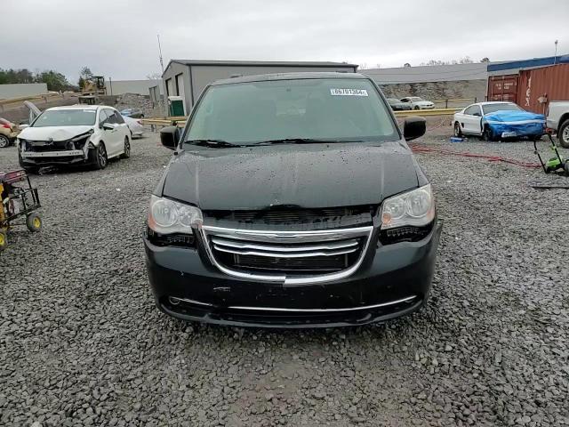 2013 Chrysler Town & Country - Image 14