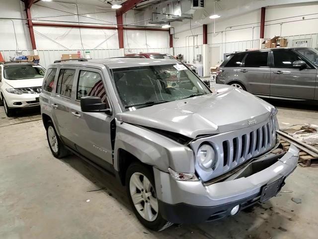 2016 Jeep Liberty (Patriot) - Image 11