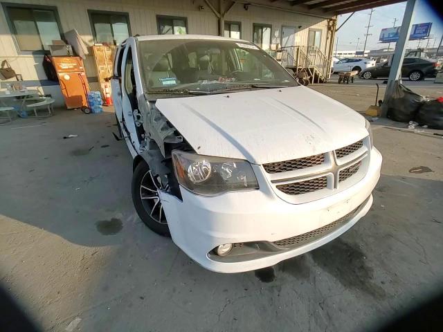 2016 Dodge Caravan - Image 12