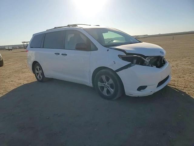 2013 Toyota Sienna - Image 12