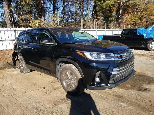 2019 Toyota Highlander - Image 11