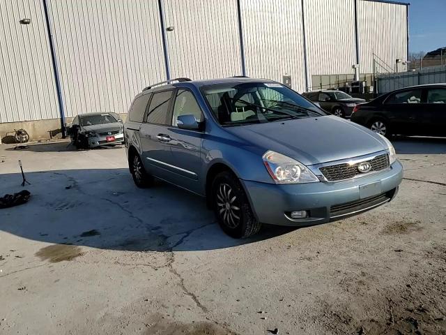 2012 Kia Sedona - Image 14