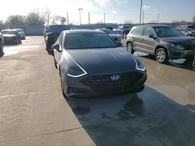 2020 Hyundai Sonata - Image 11