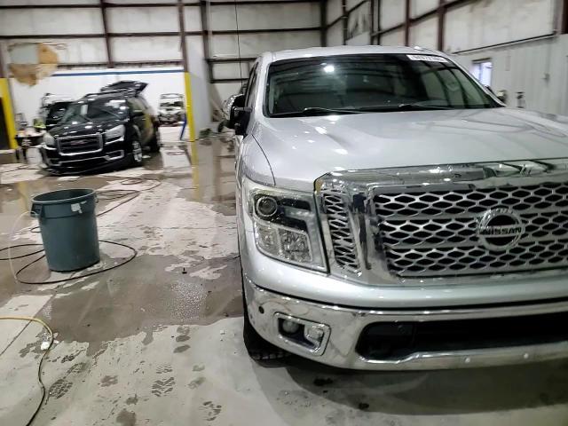2017 Nissan Titan Sv VIN: 1N6AA1E58HN517554 Lot: 94972165