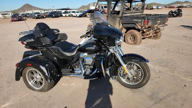 2018 Harley-Davidson Flhtcutg Tri Glide Ultra VIN: 1HD1MAD1XJB860025 Lot: 96086695