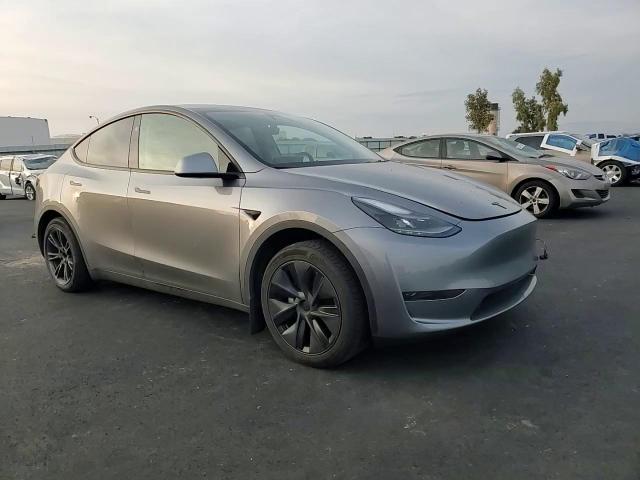 2024 Tesla Model Y VIN: 7SAYGDED4RF165326 Lot: 94678895