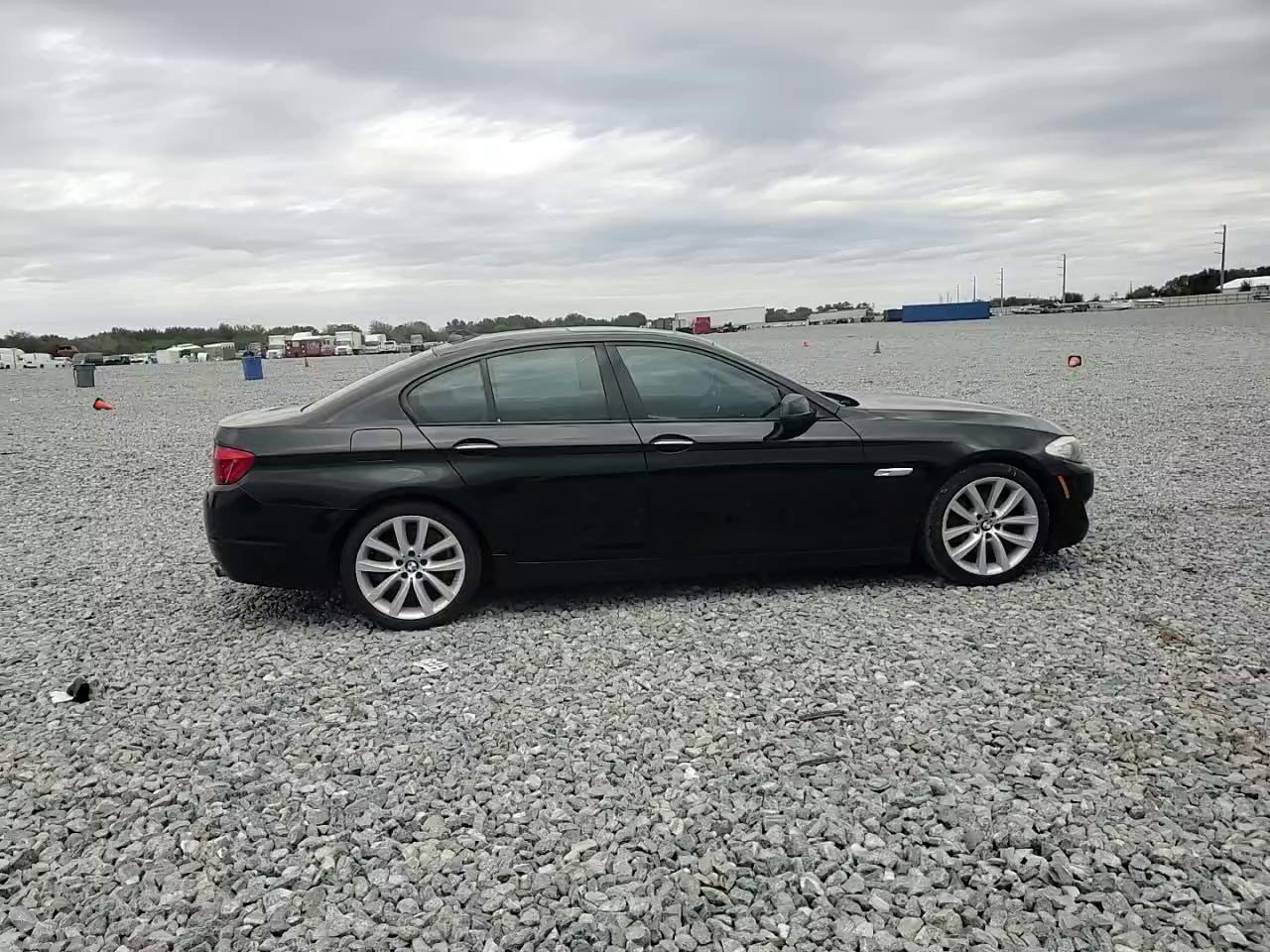 Фото: WBAFR7C56BC804155