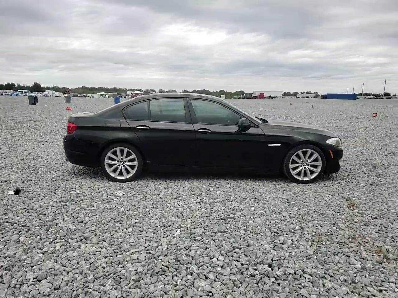 Фото: WBAFR7C56BC804155