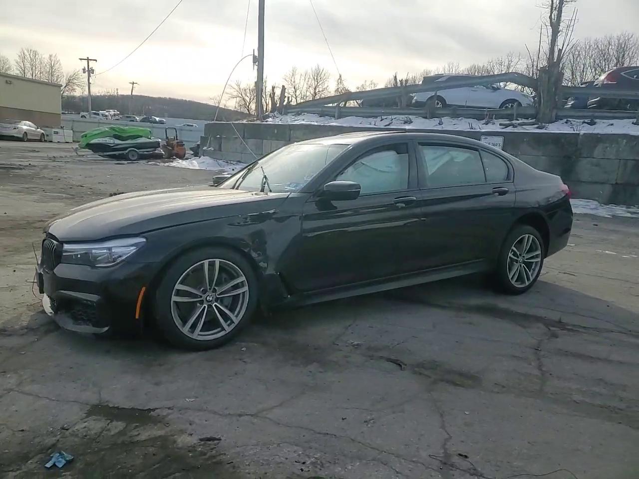 Фото: WBA7E4C59KGV70021