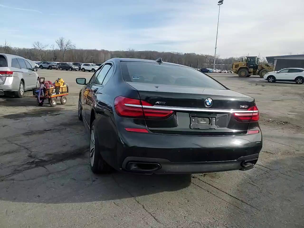 Фото: WBA7E4C59KGV70021