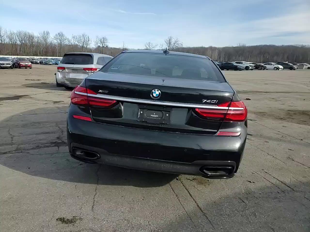 Фото: WBA7E4C59KGV70021