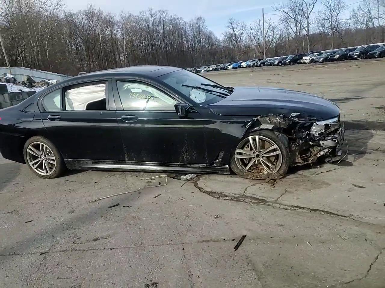 Фото: WBA7E4C59KGV70021