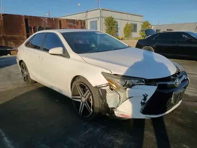 2016 Toyota Camry Le VIN: 4T1BF1FK8GU506826 Lot: 95447295