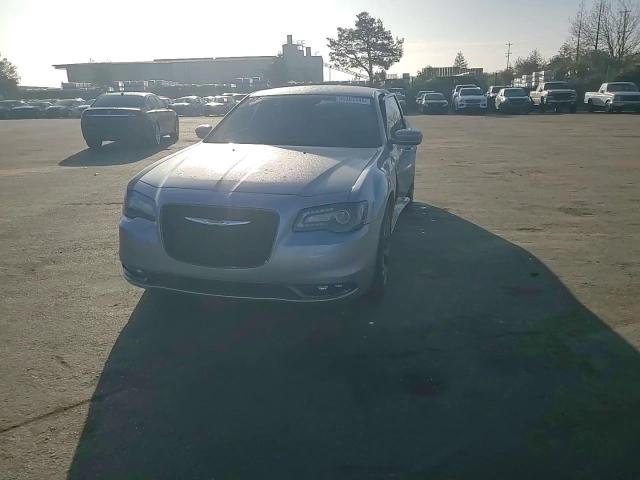 2017 Chrysler 300 S VIN: 2C3CCABGXHH553853 Lot: 95307145