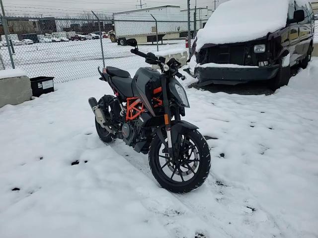 2023 Ktm Duke VIN: MD2JTJ40XPN201167 Lot: 94891895