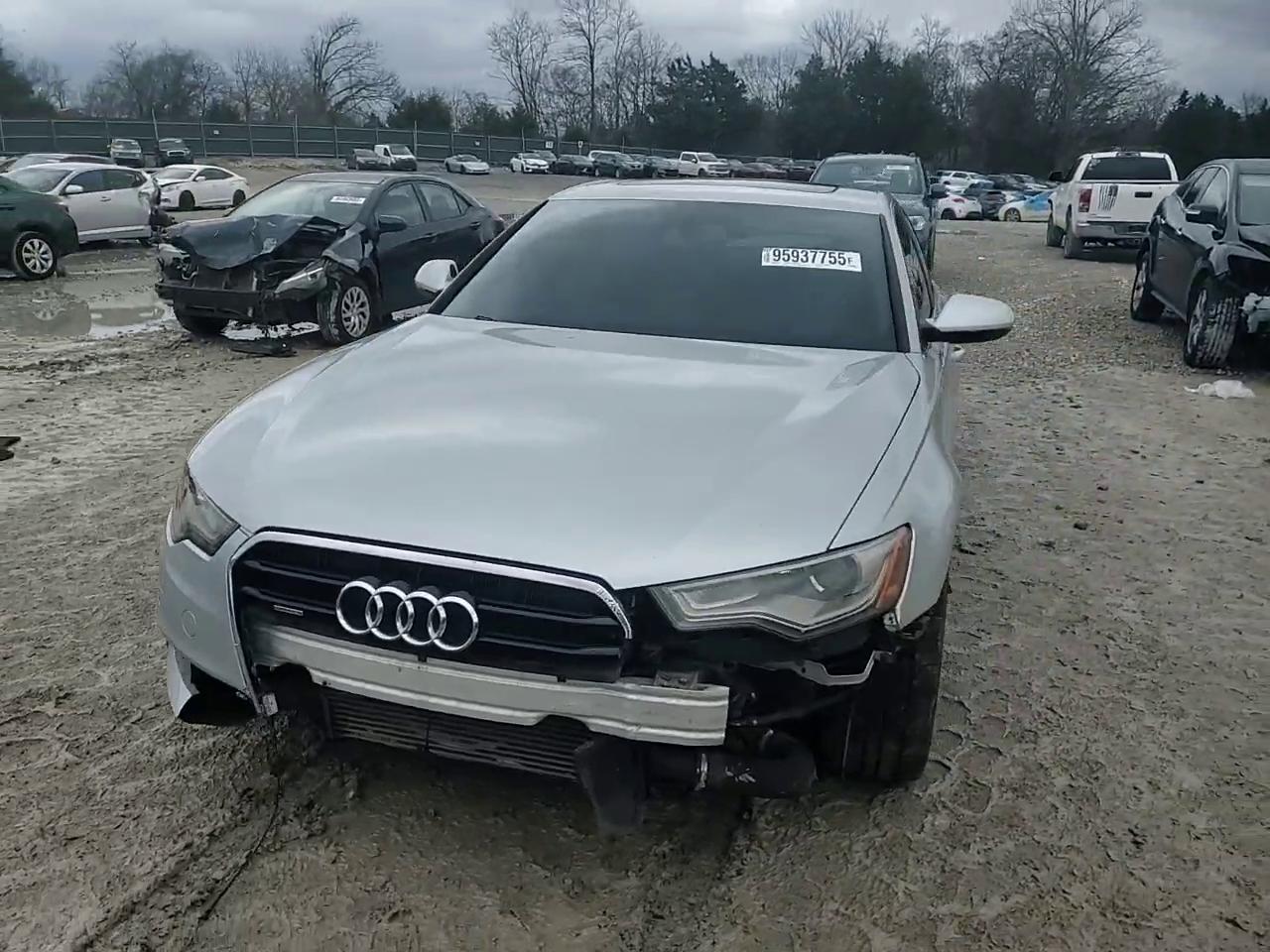 Фото: WAUGFAFC2EN024621