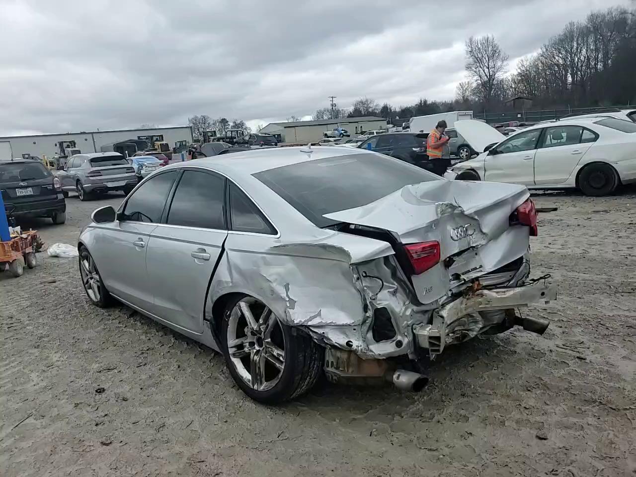 Фото: WAUGFAFC2EN024621