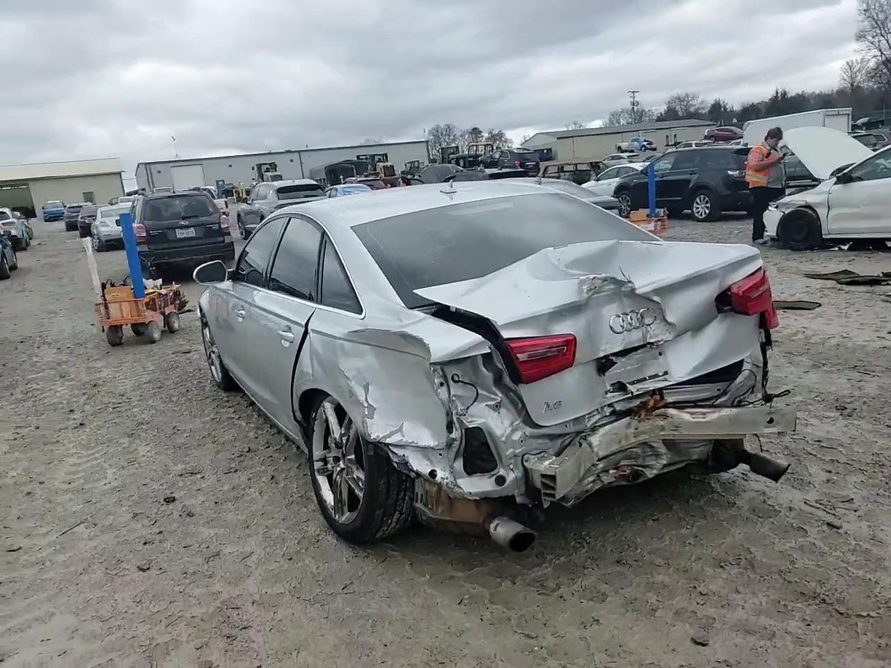 Фото: WAUGFAFC2EN024621