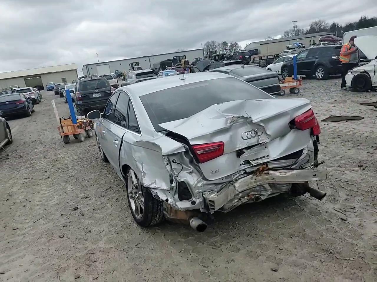 Фото: WAUGFAFC2EN024621