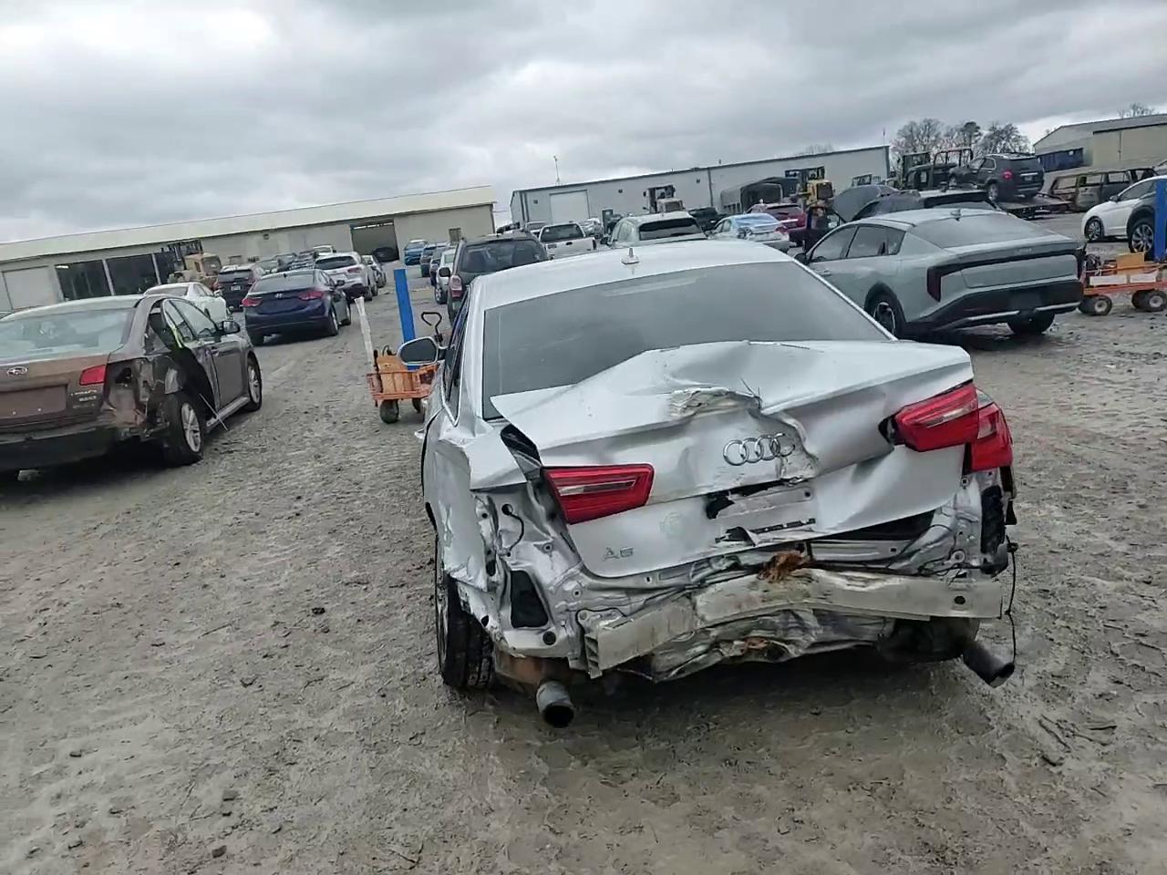 Фото: WAUGFAFC2EN024621