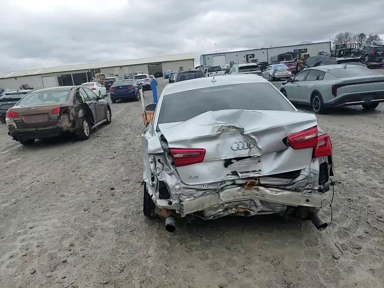 Фото: WAUGFAFC2EN024621