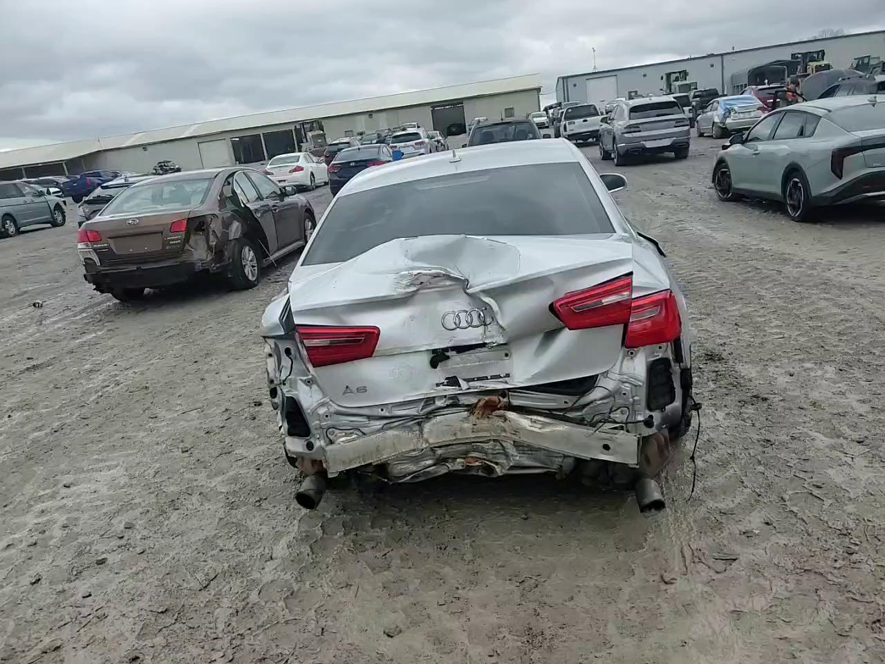 Фото: WAUGFAFC2EN024621