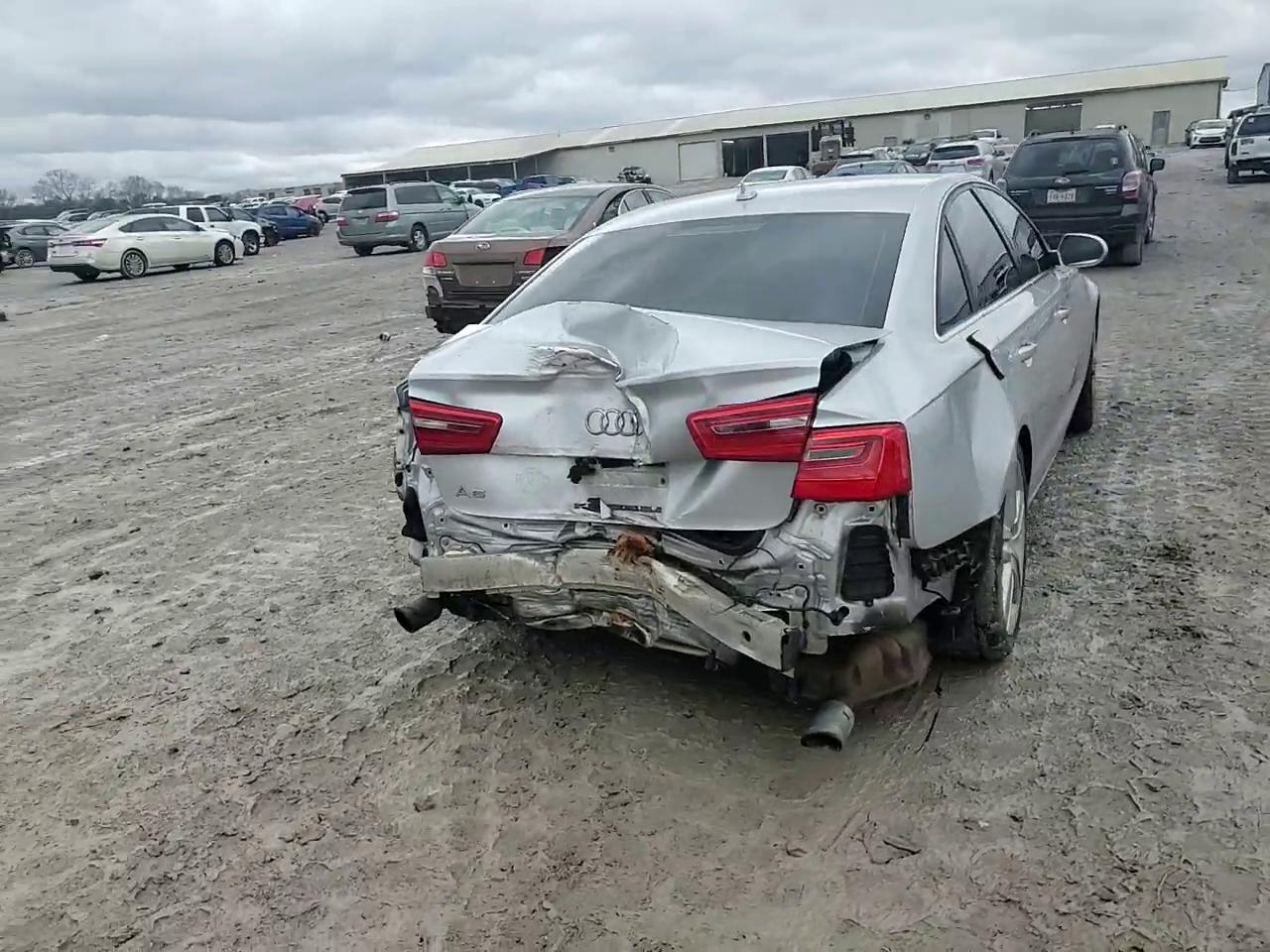 Фото: WAUGFAFC2EN024621