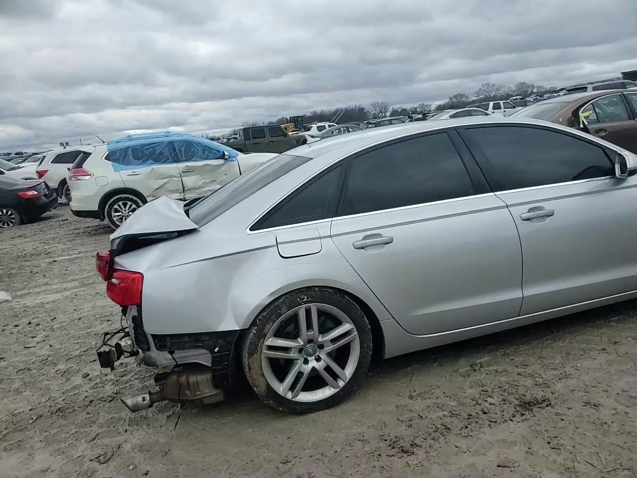 Фото: WAUGFAFC2EN024621