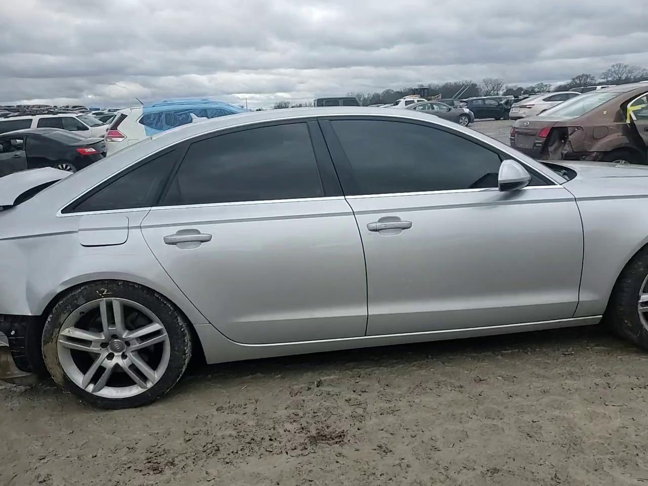 Фото: WAUGFAFC2EN024621