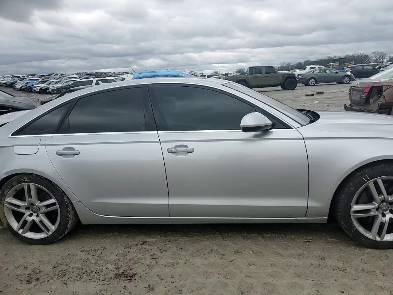 Фото: WAUGFAFC2EN024621