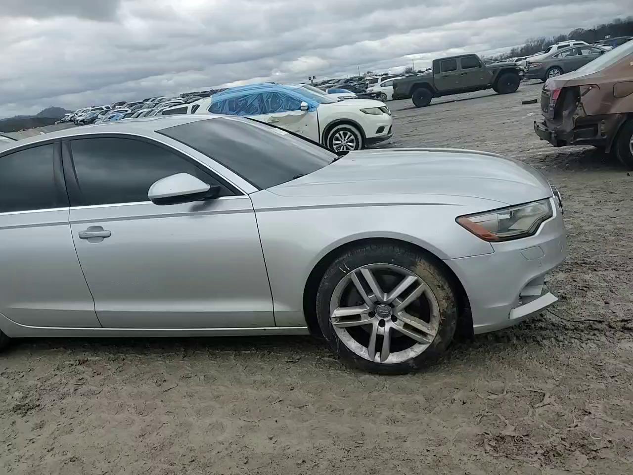 Фото: WAUGFAFC2EN024621