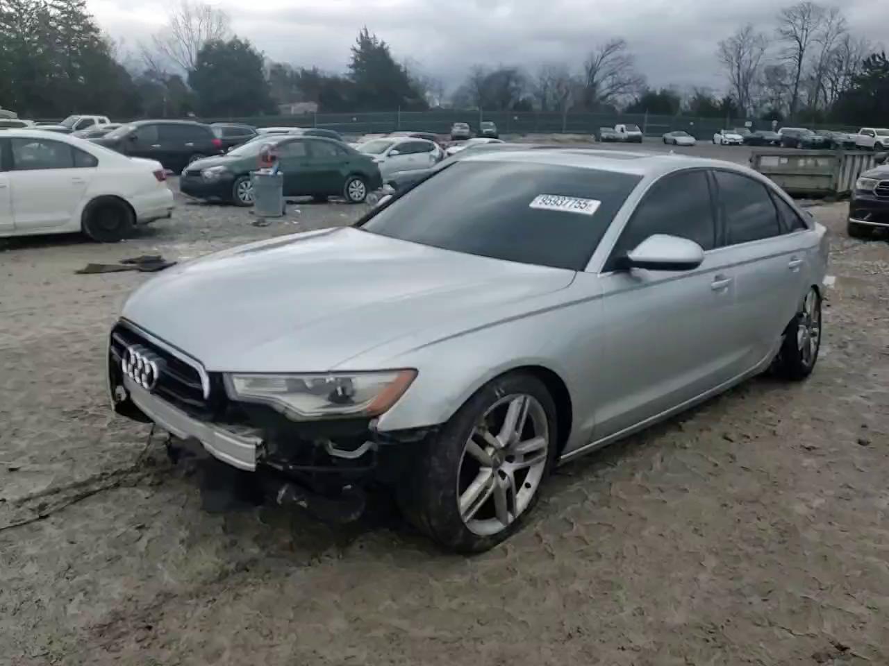 Фото: WAUGFAFC2EN024621