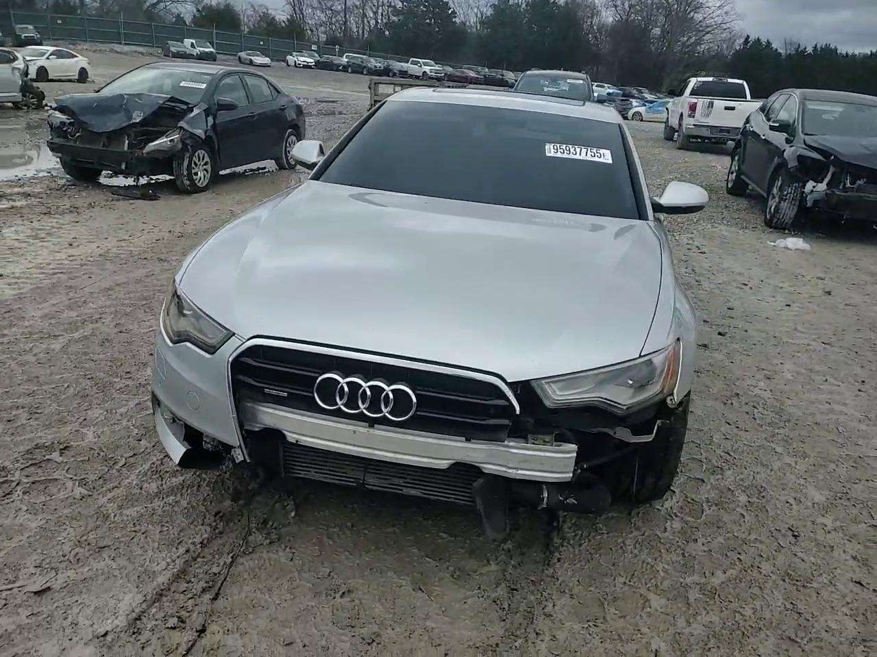 Фото: WAUGFAFC2EN024621