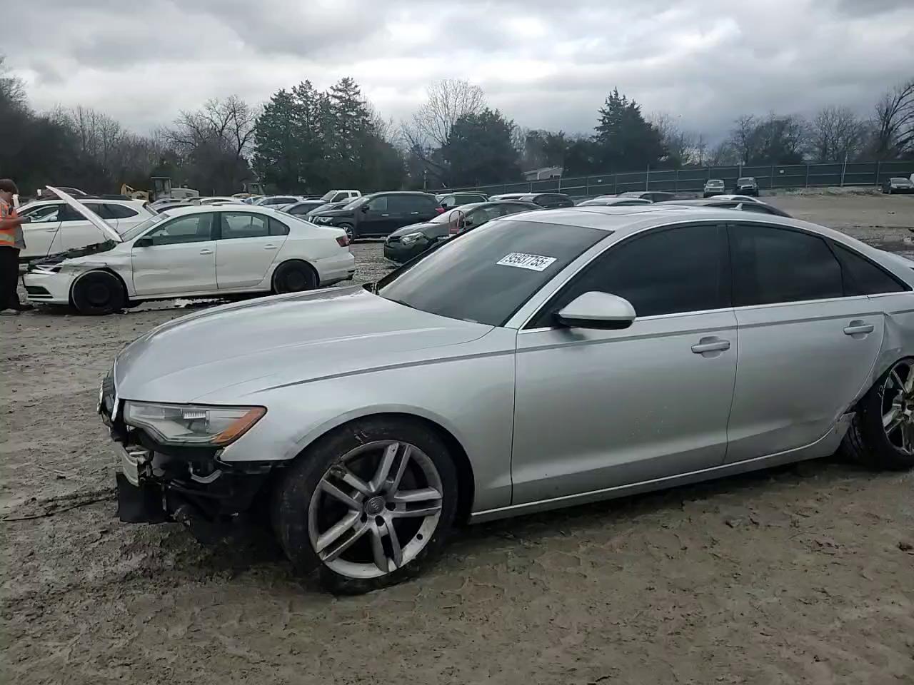 Фото: WAUGFAFC2EN024621