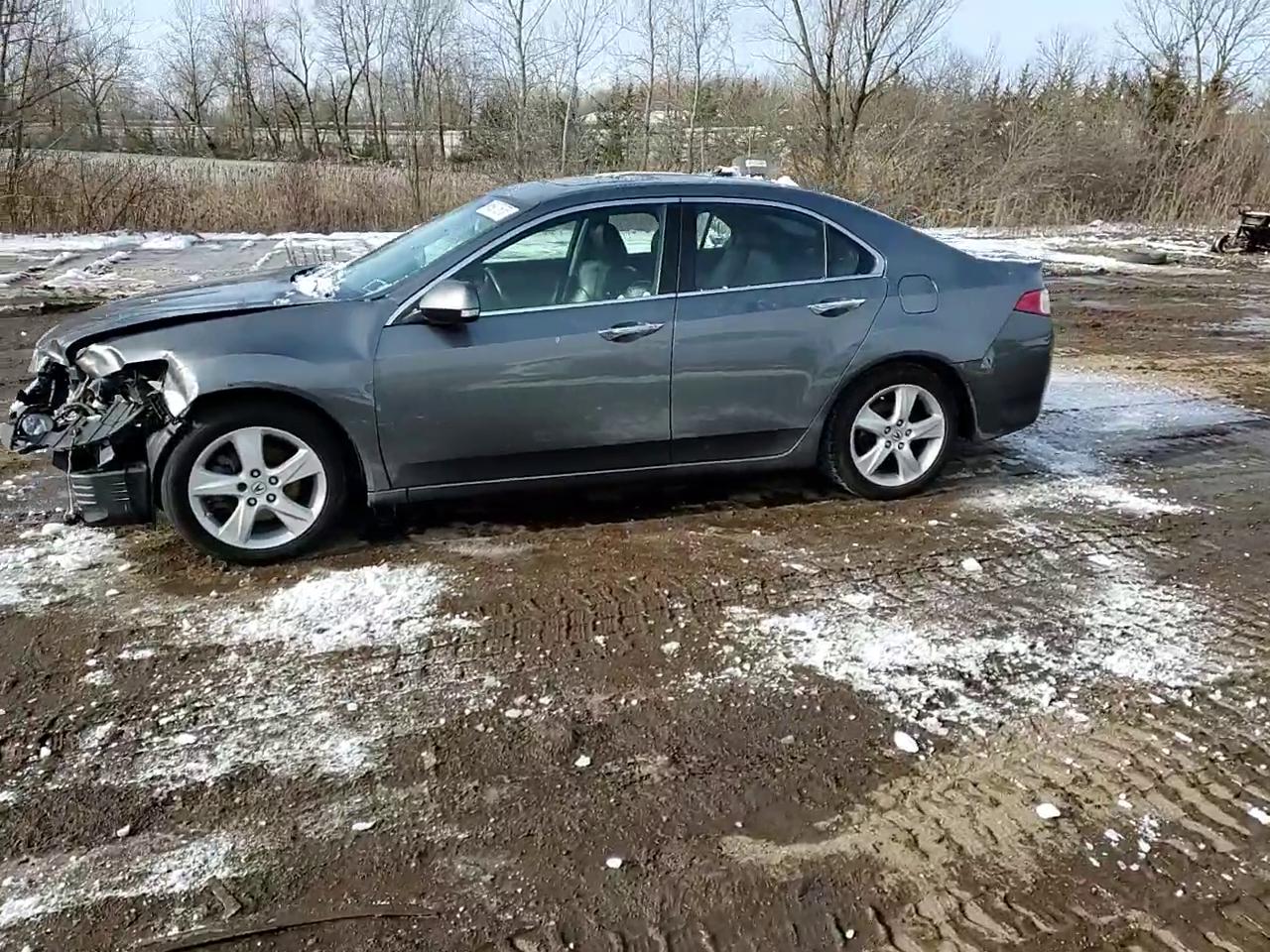 Фото: JH4CU2F62AC019253