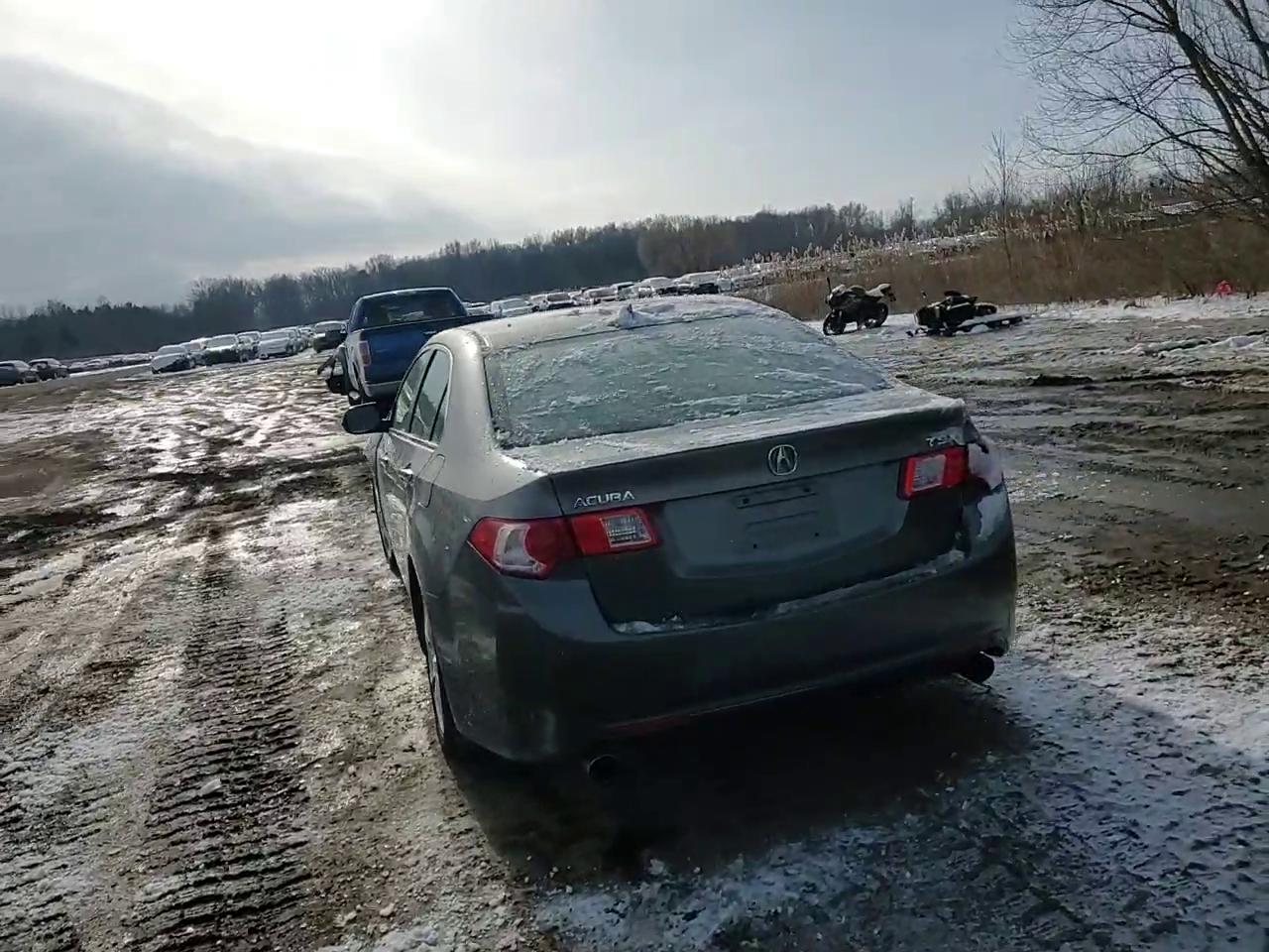 Фото: JH4CU2F62AC019253