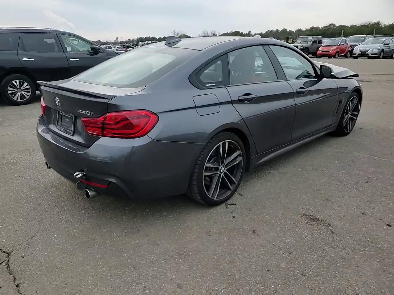 Фото: WBA4J5C51KBM65166