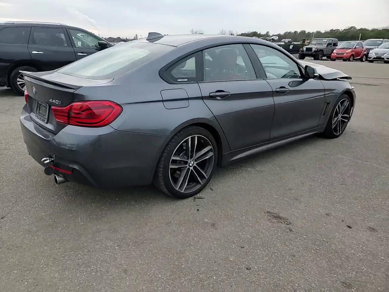 Фото: WBA4J5C51KBM65166