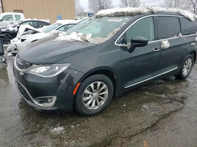 2017 Chrysler Pacifica Touring L VIN: 2C4RC1BG6HR703182 Lot: 94856625