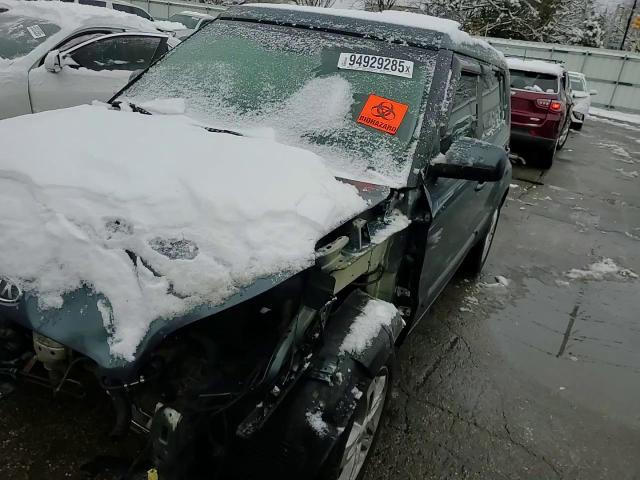 2011 Kia Soul + VIN: KNDJT2A27B7256525 Lot: 94929285