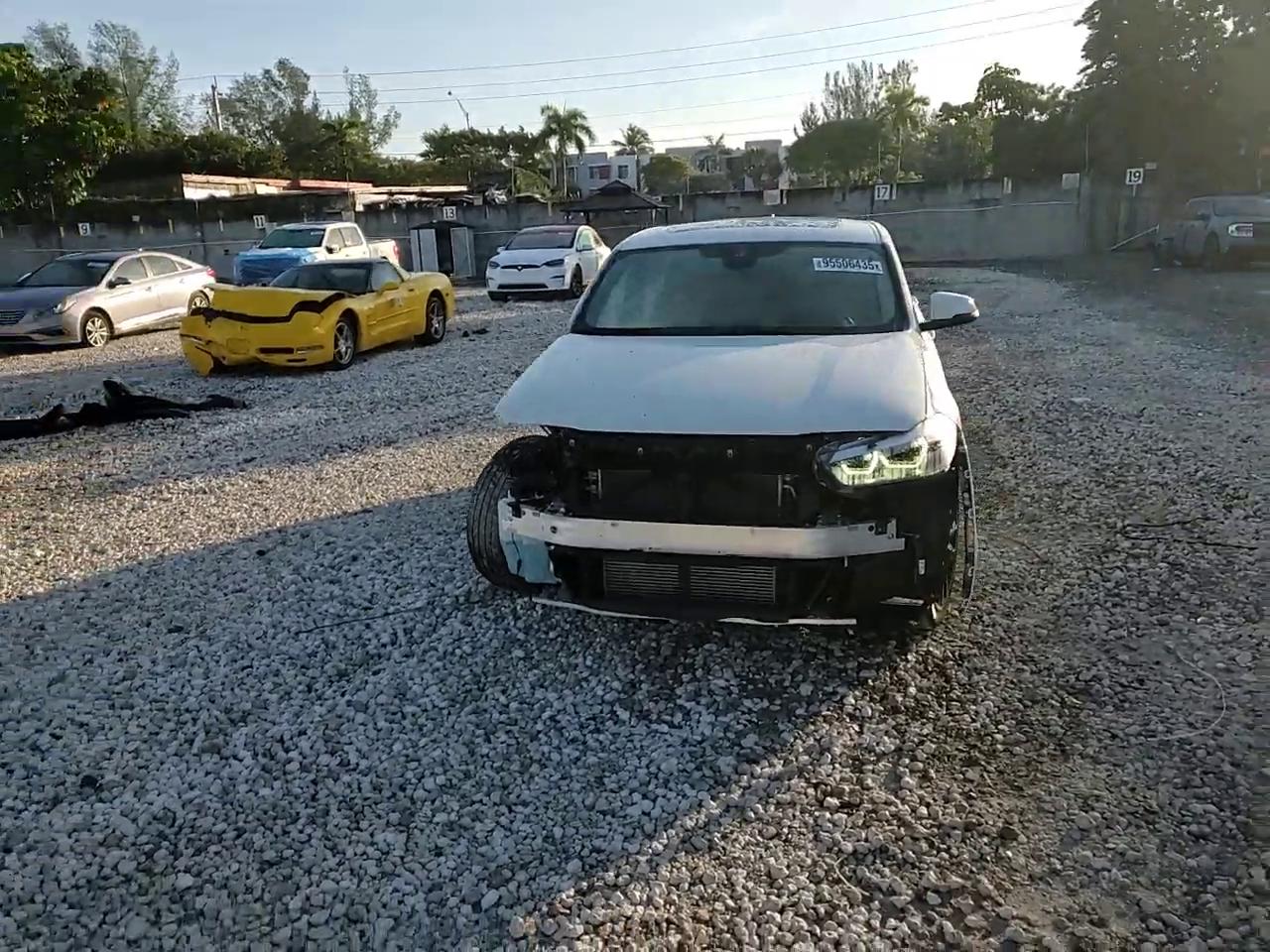 Фото: WBXYH9C04P5V31617